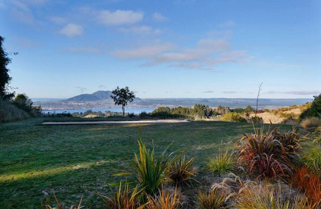Highland House - 5 Star property, Incredible Views, spacious, private, modern, family or groups