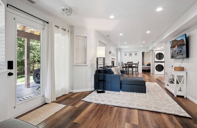 Highland Retreat-Modern Mother in Law Suite Near Ogden