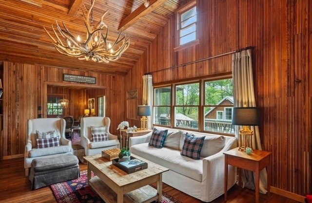 Highlands Cottage Retreat at Mirror Lake & Dog Friendly!!
