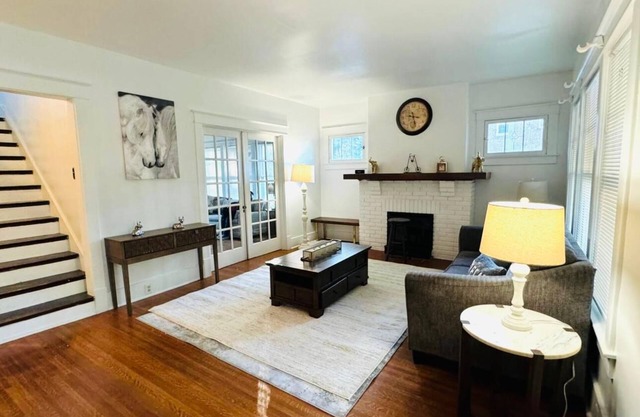 Highlands Home: Bourbon, Derby, Bar, Karaoke & Fun!