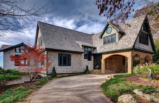 Highlands Home with Magnificent Blue Valley views