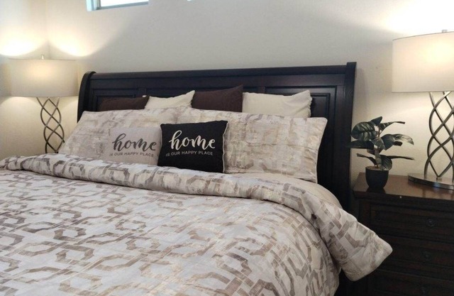 Highlands house in charming El Paso with WiFi AC great food & shopping