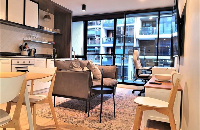Highly praised! Kid-Friendly 2BR Inner City oasis | Gym, Heated Pool & Fast WiFi