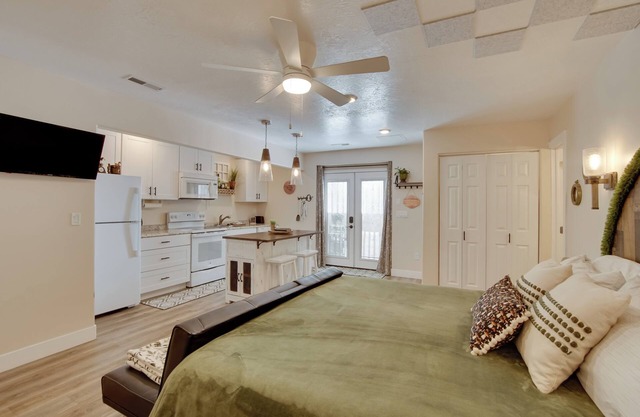 Hike & Explore in Cedar City! Studio Guest Suite