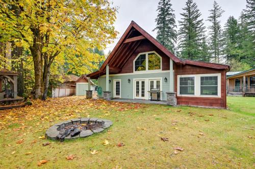 Hike, Fish and Swim Packwood Home on Golf Course!