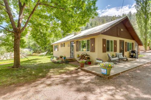 Hike On-Site Mountain-View Hideaway in Durango