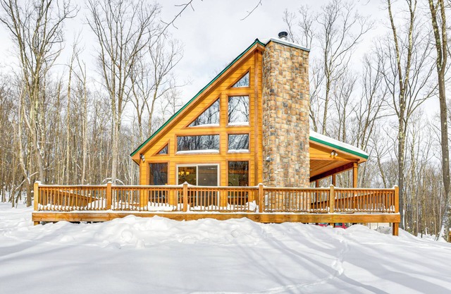 Hike, Ski & Raft: Terra Alta Cabin w/ Large Deck