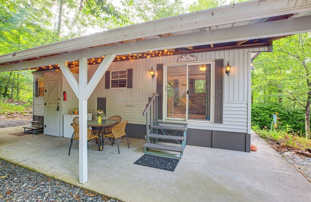 Hike, Swim, Ski & More: Pet-Friendly Newland Home!