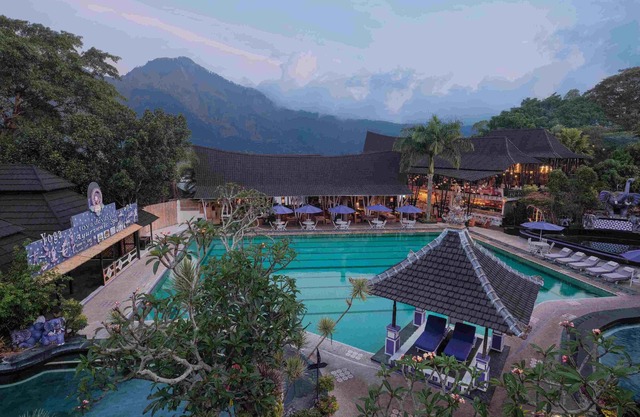 Hiker's Camp at Toya Devasya