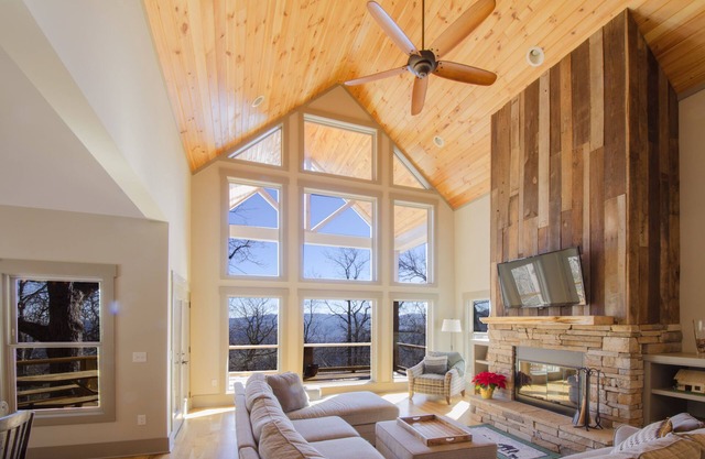 Hikers 'Haven- Beautiful Mountain Home Chalet estilo construido 2014