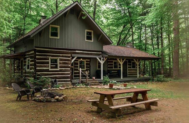 Hikers Retreat in the Linville Gorge Forest