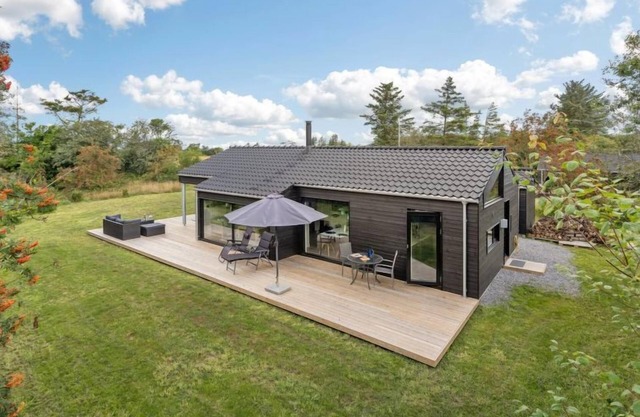 "Hildegard" - 1.5km from the sea by Interhome
