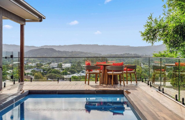 Hillside Hideaway - Hinterland Escape with Panoramic Views