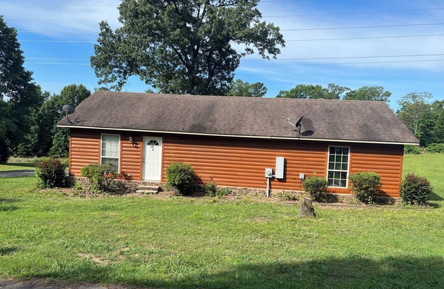 Hill Creek Cabin 2 Minutes from Marina and boat ramp on Greers Ferry Lake