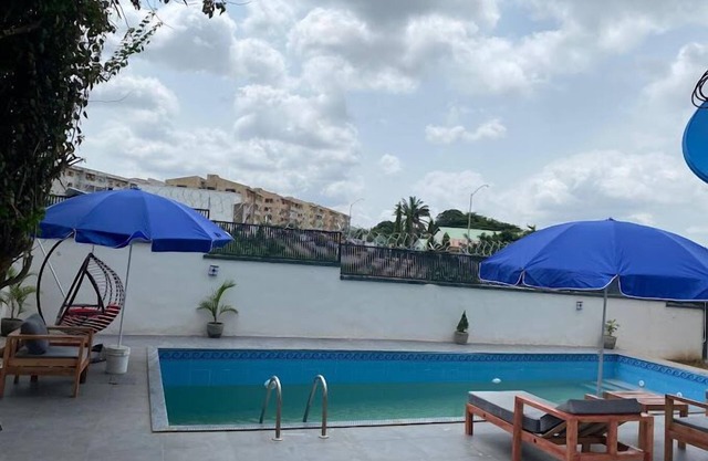 Hill Crest Apartments