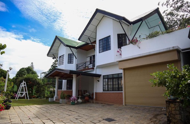 Hill Crest Holiday Bungalow