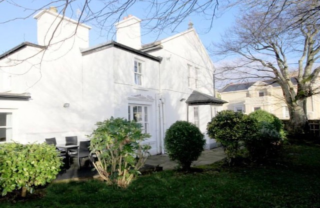 Hill House Clifden