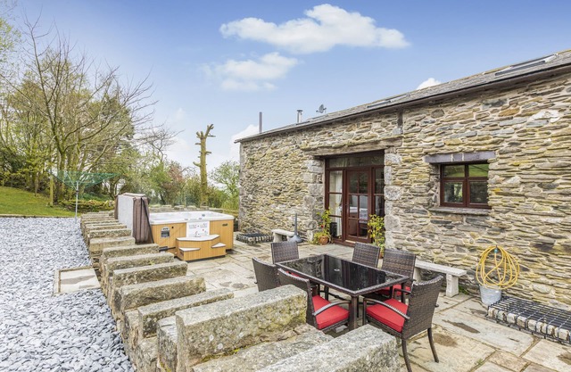 Hill Side Barn, Pennington