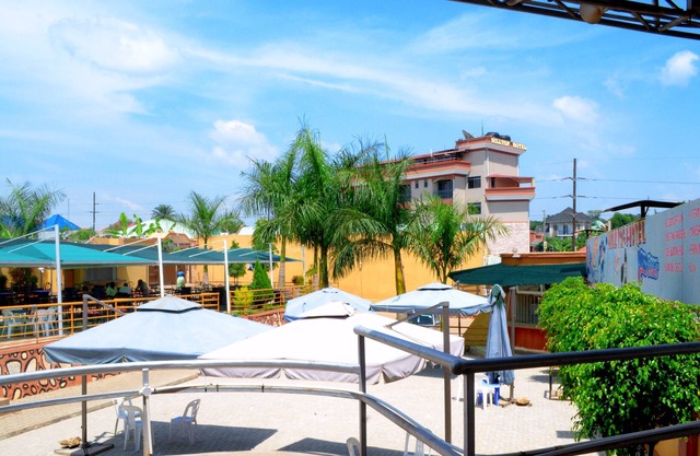 Hill Top Hotel Semuto