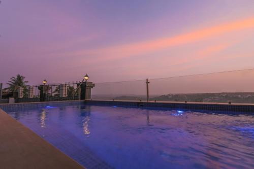 Hill Top Luxury Villa - 3 BHK | Infinity Pool