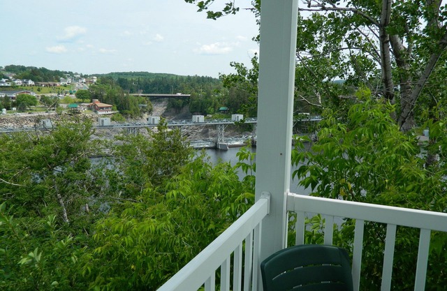 Hill Top Motel & Restaurant