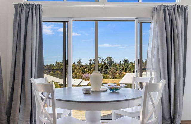 Hill View Cottages – Sail A & Sail B in Picturesque Nannup