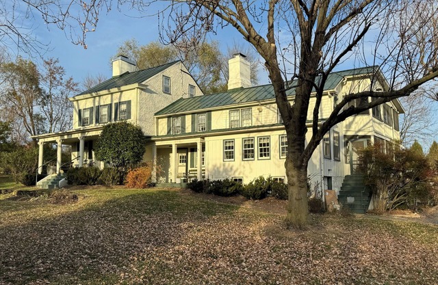 Hillandale Farmhouse circa 1774 - 6 habitaciones, capacidad para 14 personas, recientemente renovado