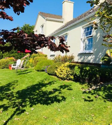 Hillcrest farmhouse Bed & Breakfast