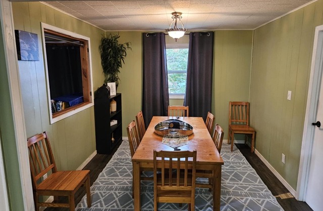 Hillman Haven Cottage - walk to Lake & Marsh. Swim-Fish-Birding.
