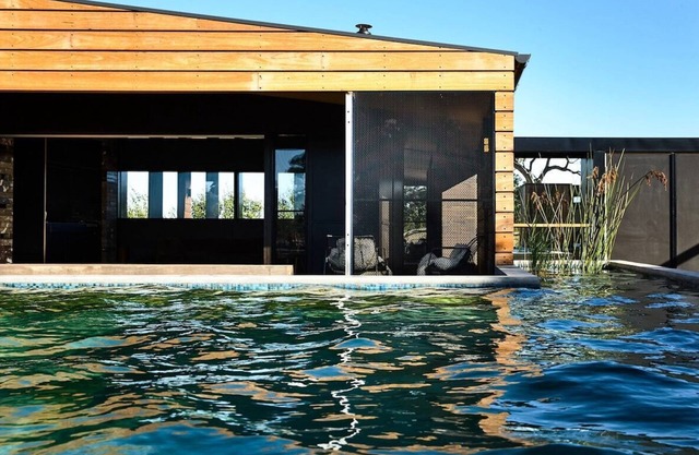 HILLPLAINS COTTAGE - 100% OFF-GRID LUXURY