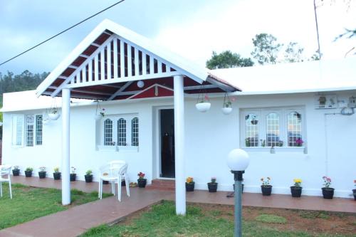 Hills Dale ooty 3 bhk vintage tea estate villa