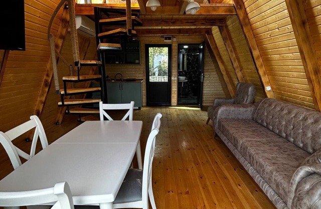 HillSide Cottage