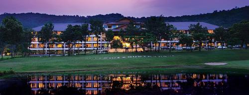 Hillside Country Home Golf and Resort