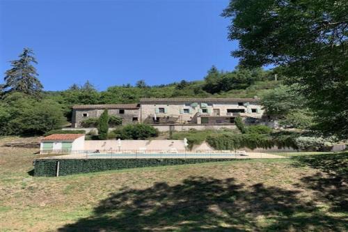 Hillside Haven in Courniou