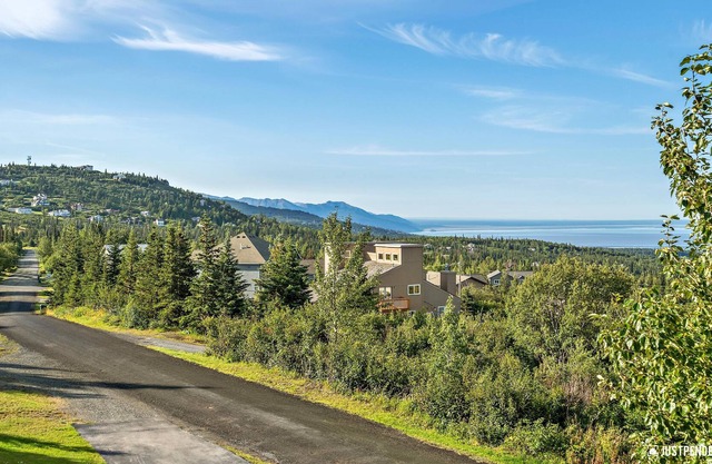 Hillside Haven w/ Breathtaking Views, Trail Access