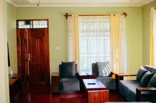 Hillside Home-Fully furnished home near Ngorongoro