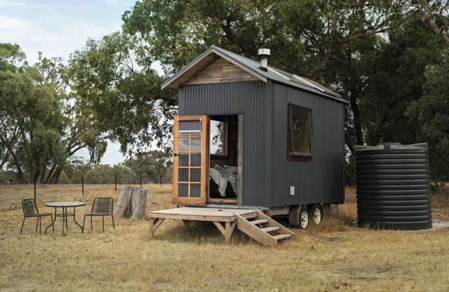 Hillsview Cottage by Tiny Away