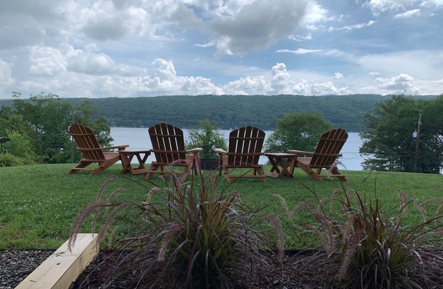 Nueva cabaña Hilltop con impresionantes vistas al lago