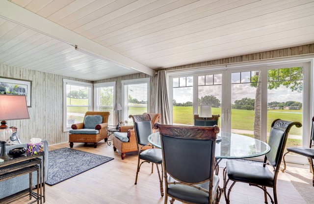 Hilltop Golf Course Cottage in The Villages!