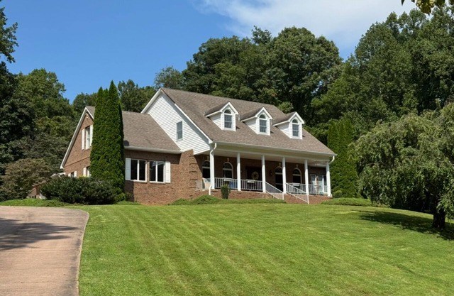 Hilltop Haven-6 bedroom-Space for Big fams-Gameroom w/Pool table&pingpong table