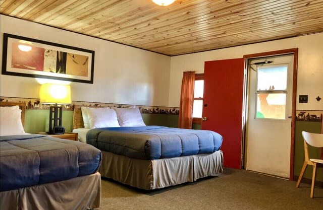 Hilltop Lodge Standard Double - Room 107