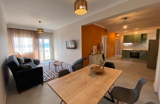 Hilltop Luxury Apartment
