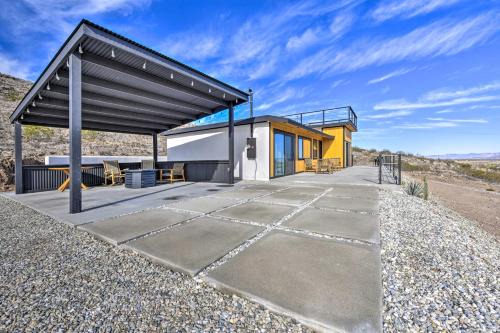 Hilltop Oasis with Sweeping Landscape Views