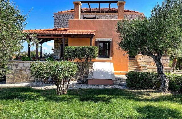 Fyllosia Villa: Tu Enlace a Knossos con una Vista Impresionante de Heraklion.