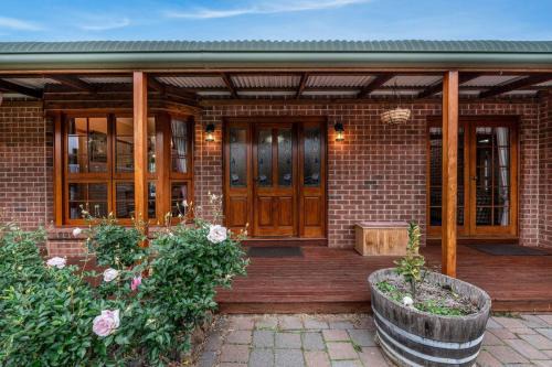 Hilltop Retreat, Water Views