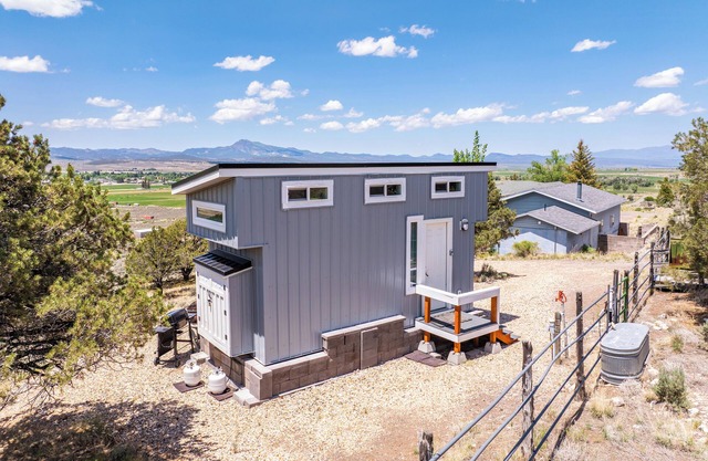 Hilltop Tiny Home (Panguitch Utah)