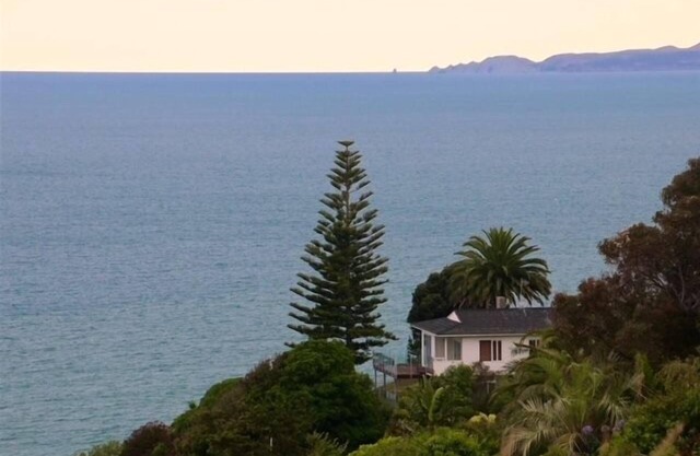 Hilltop Views - Bluff Hill Holiday Home