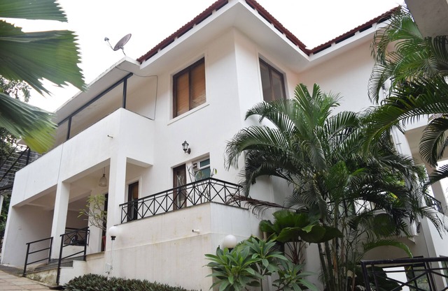 Villa en la cima de una colina con vistas a los remansos de Mandovi en el norte de Goa, 3 habitaciones