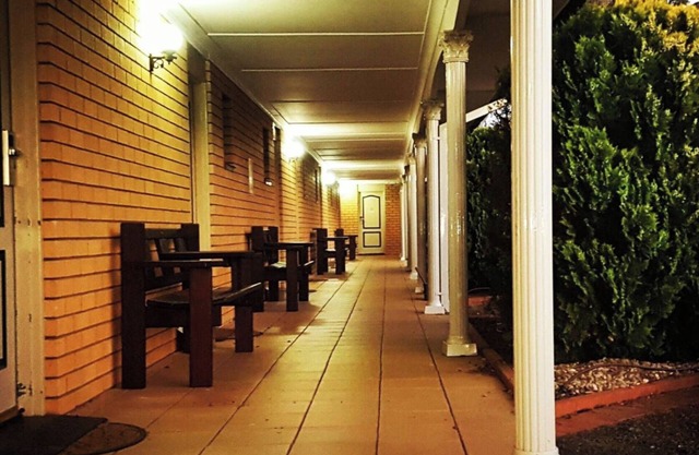 Hilltops Retreat Motor Inn