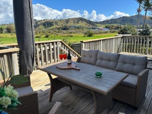 Hillview Delights - Waihi Beach Holiday Home